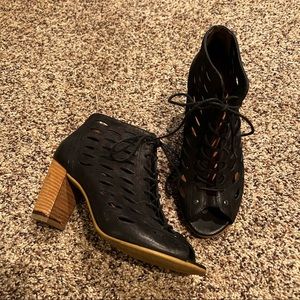 Paul Green Perforated Block Heels